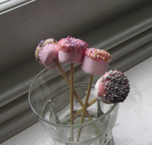 Marshmallow Lollipops - Sitting in glass