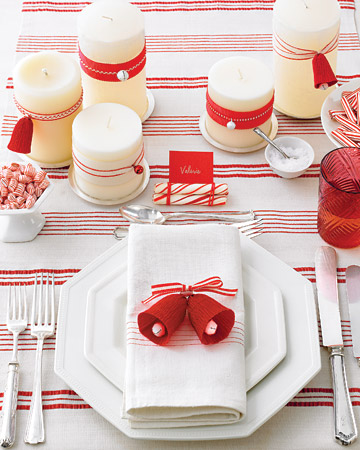 red and white christmas table setting