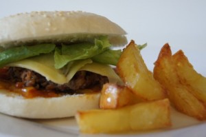 Homemade-Hamburger-Recipe-With-Homemade-Chunky-Chips1.jpg