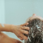 Woman-shampoo-test