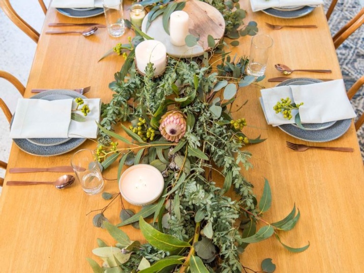 Christmas native flora table setting