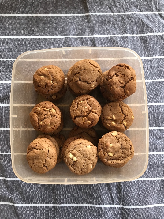 Lunch box Chocolate and white chocolate chip cookies